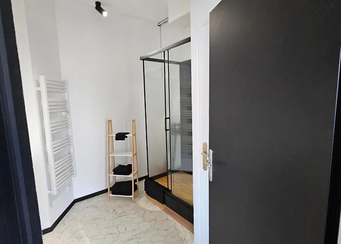 Black Box Cinema Avec Balneo Épinal